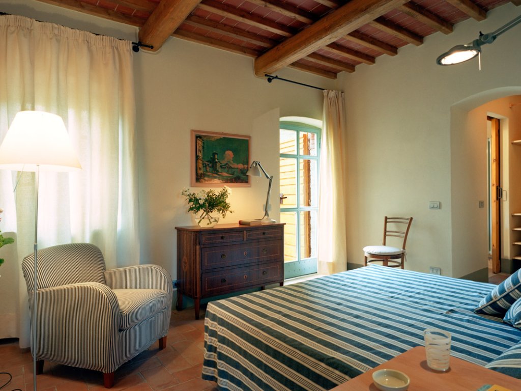 Balconata | Elegant Tuscan villa for 4 with shared pool