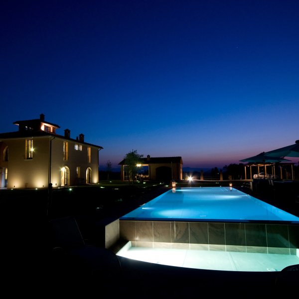 Villa Elisa | Contemporary Tuscan colonica and pool