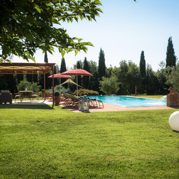 Villa Elisa | Contemporary Tuscan colonica and pool
