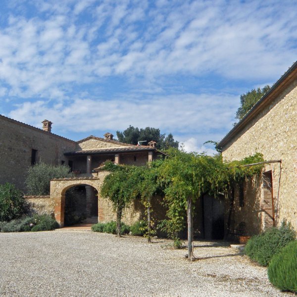 Pipistrelli | Luxury villa and pool in private woods near Siena