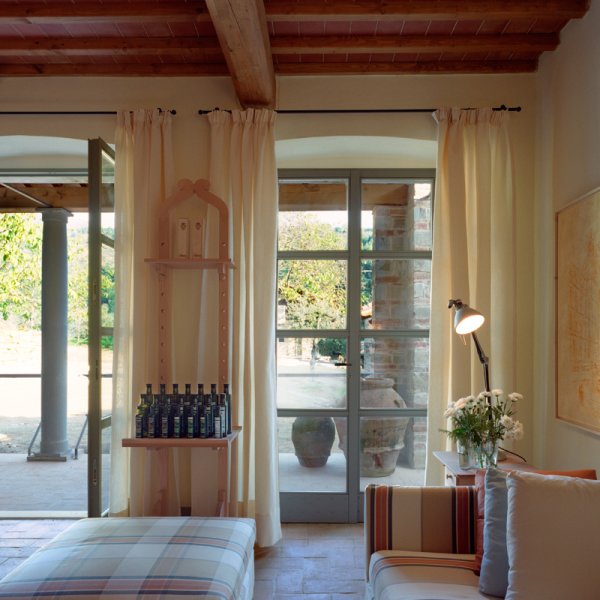 Portico: Villa for 8 with Pool and A/C in Tuscany